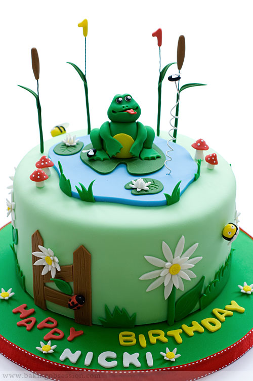 A “Hoppy” Valentine's Day cake! I will never get bored of frog cakes! :  r/cakedecorating