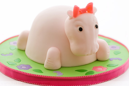 Hippo in mud cake | Cake, Hippo cake, Cake decorating