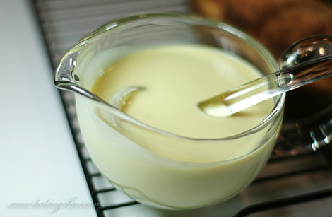 Honey-Flavored Crème Anglaise