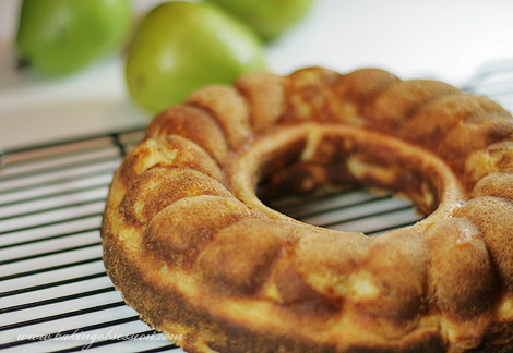 Curd Cheese Zapekanka with Pears and Honey-Flavored Crème Anglaise