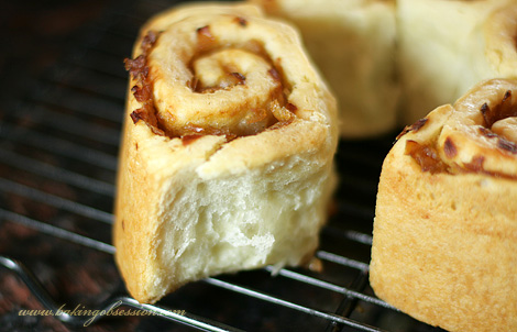 Pull-Apart Buttermilk-Onion Rolls (piece)